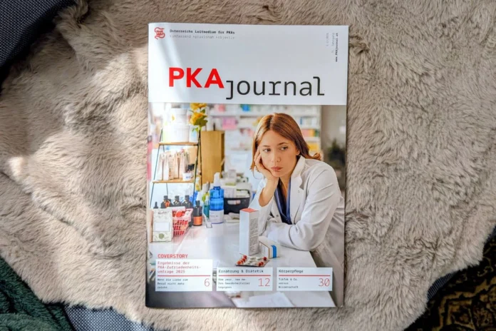 Cover des PKAjournal 1-2/2026 mit der Coverstory über die PKA-Zufriedenheitsumfrage 2025 von Melanie Tschiedel
